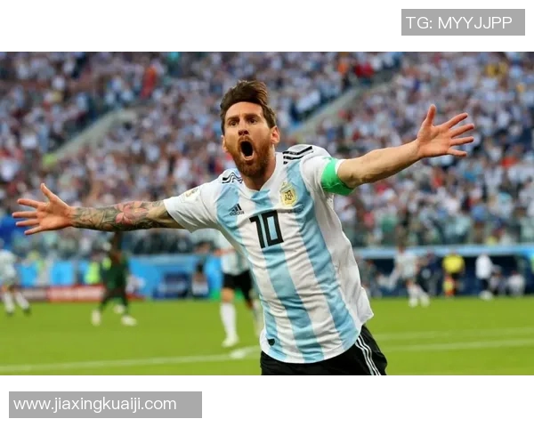 C罗足球明星小挂画展现传奇风采与激情瞬间的完美结合